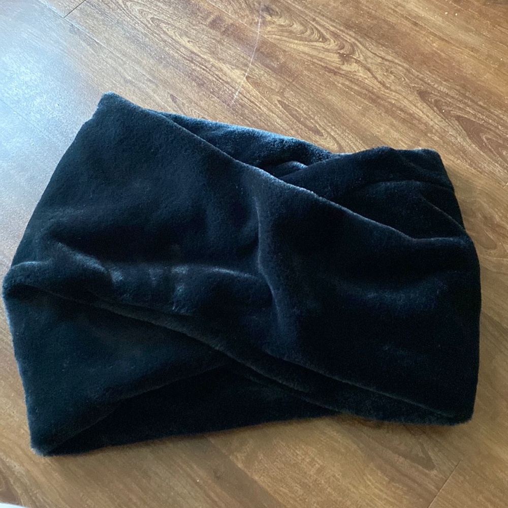 H&M Faux Fur Infinity Scarf